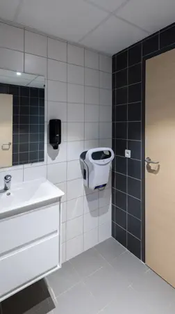 Sanitaires — Bureaux de direction — Chambre des Métiers, Rennes — Nolwenn Kevell, architecte d’intérieur — vue 9