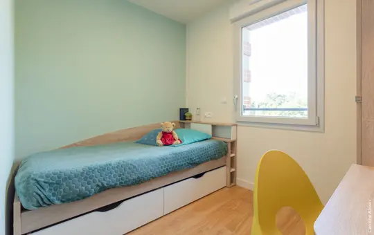 Vue chambre vert clair — Maison des enfants, Pornic — Nolwenn Kevell, architecte d’intérieur — vue 6
