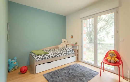 Vue chambre verte moyen — Maison des enfants, Pornic — Nolwenn Kevell, architecte d’intérieur — vue 7